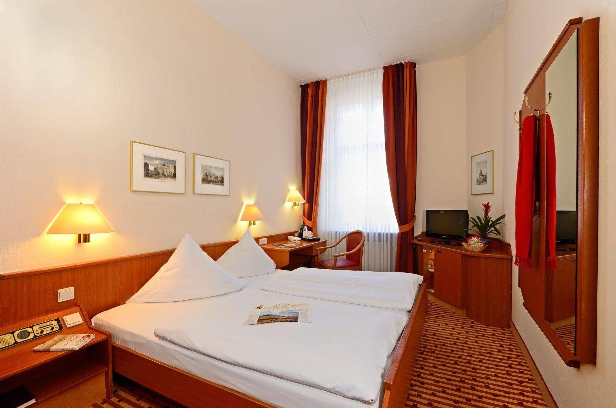 Hotel Schoeneberg Берлин Екстериор снимка