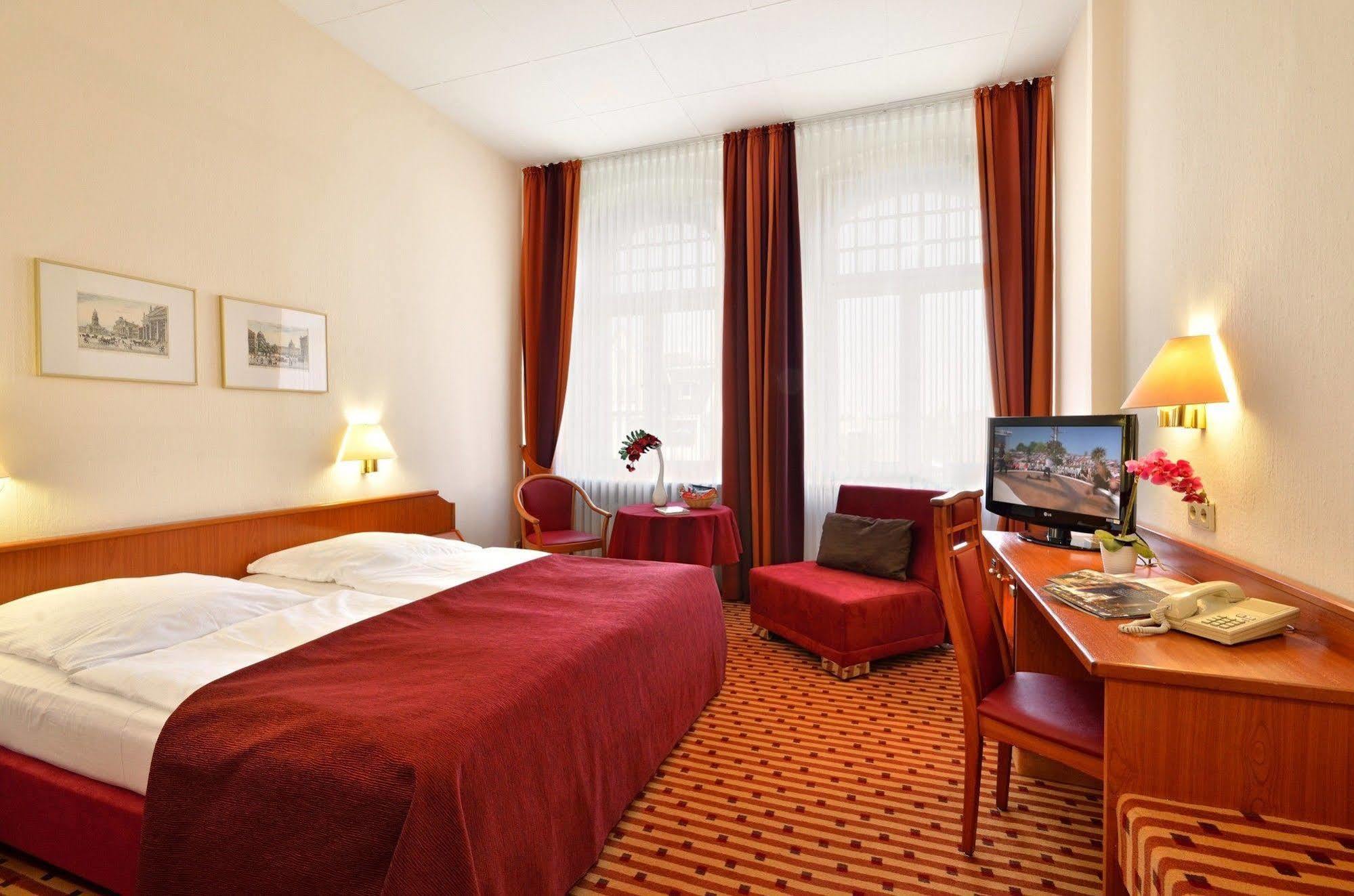 Hotel Schoeneberg Берлин Екстериор снимка