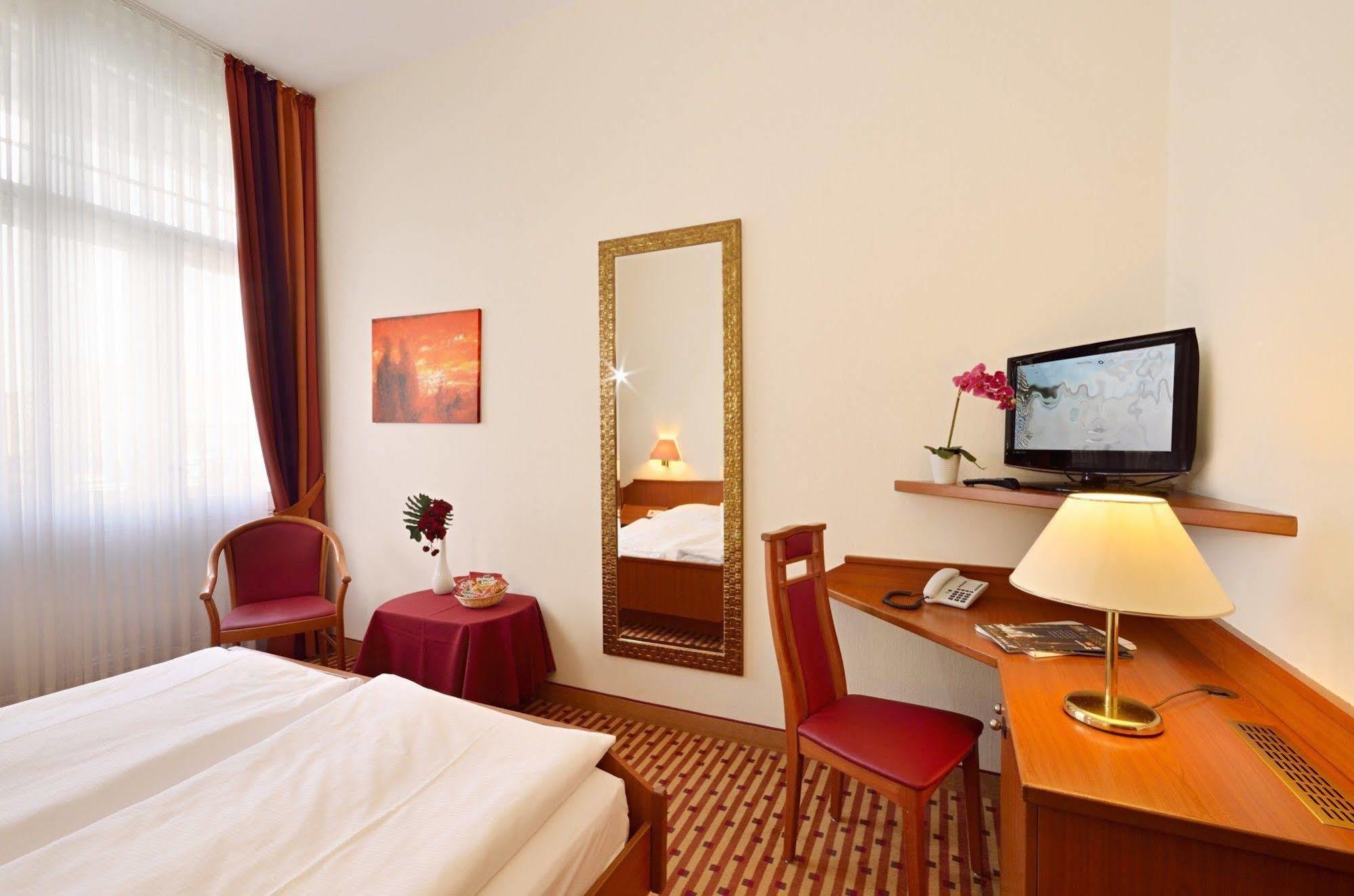 Hotel Schoeneberg Берлин Екстериор снимка